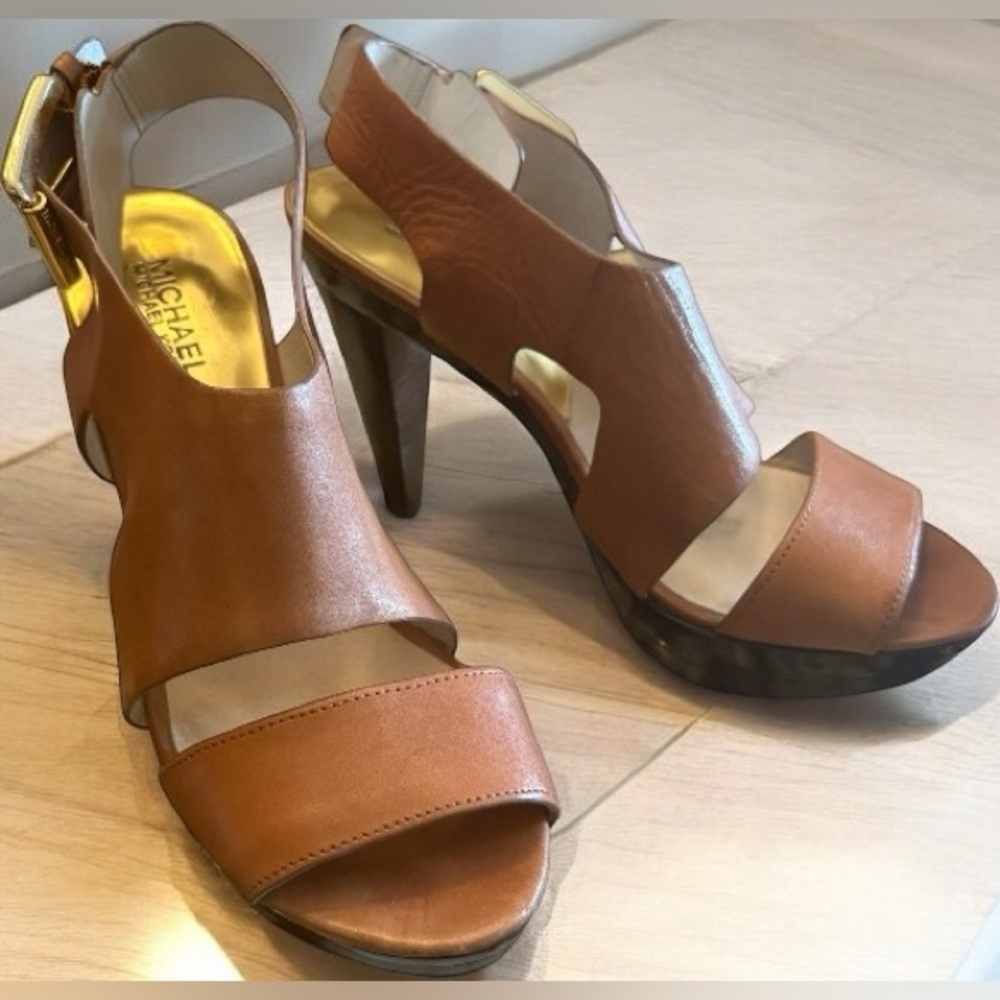 Brown Michael Kors Heels SZ 8.5